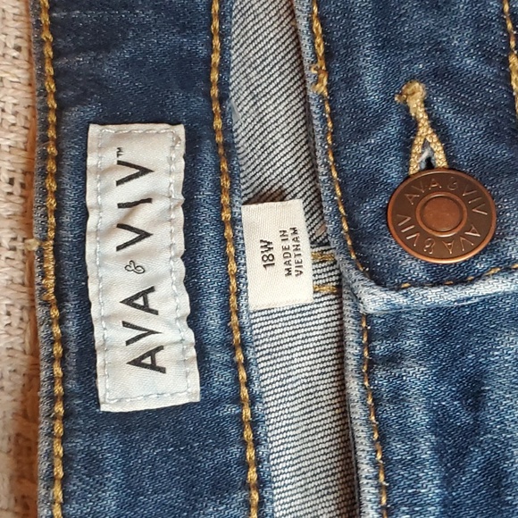 Ava & Viv Skinny Jeans - Picture 3 of 5
